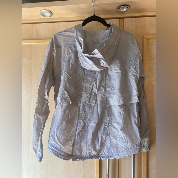 Lululemon Lightweight Hooded Packable Jacket Size Medium/ P2P 20 inches - Picture 8 of 13